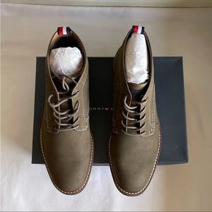 Tommy Hilfiger Men’s GOAH Chukka Dark Brown Boots Size 10M